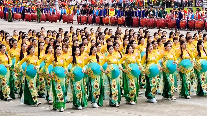 Lan tỏa giá trị áo dài trong đời sống hiện đại