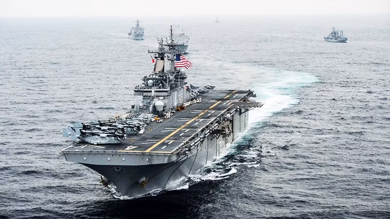 Tàu chiến Mỹ hiện diện tại Eo biển Hormuz. Ảnh: GETTYIMAGES
