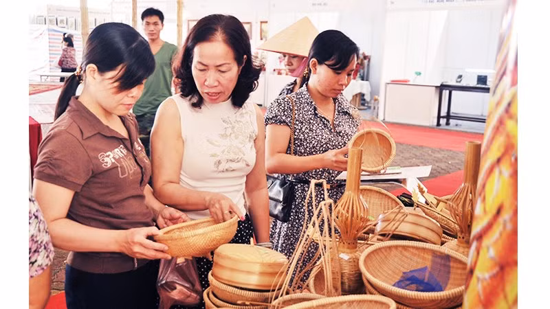 Sản phẩm mây tre đan làng Phú Vinh xã Phú Nghĩa Hà Nội. Ảnh: NAM ANH