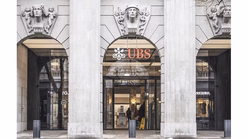Bên ngoài trụ sở UBS ở Mỹ. Ảnh: REUTERS