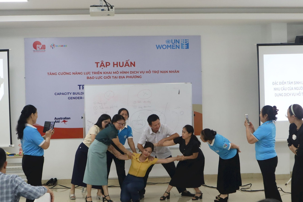 Tập huấn triển khai mô hình GBV tại Quảng Bình. Ảnh: VĂN BAN