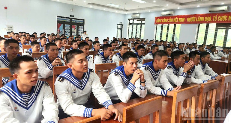 Các học viên tham gia khóa đào tạo sơ cấp chuyên môn kỹ thuật-nghiệp vụ Khóa 51 năm 2025. (Ảnh: ĐÌNH TĂNG) ndo_br_v3hq2.jpg
