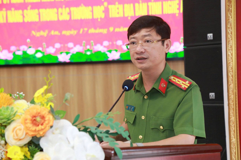 Đại tá Trần Ngọc Tuấn, Phó Giám đốc Công an tỉnh Nghệ An phát biểu tại hội nghị. z7020461199731-a245cdd7778437aabe0a62707cc6c5b3.jpg
