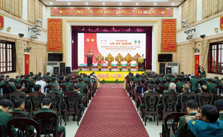 Quang cảnh buổi lễ. z6918286895953-054673607017b4294d191d818d4a64bf.jpg