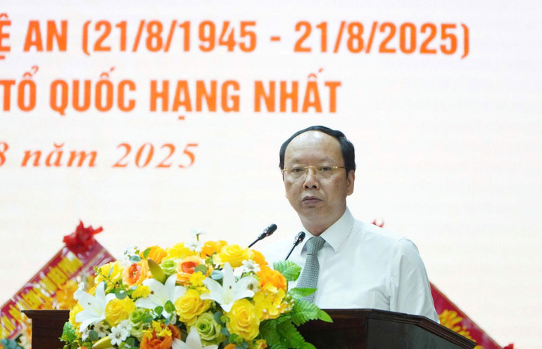 Đồng chí Bùi Thanh An, Phó Chủ tịch Ủy ban nhân dân tỉnh Nghệ An đọc diễn văn tại buổi lễ. z6918286878028-46d7f80fde816984c32db44eceb71718.jpg