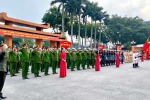 Các lực lượng "Tổ công tác đặc biệt-35" tại buổi lễ.