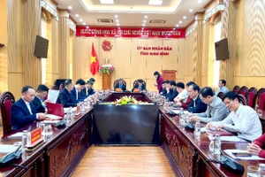 Quang cảnh buổi làm việc.