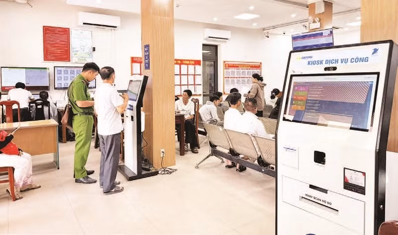 Chuyển đổi số tại Trung tâm Phục vụ hành chính công phường Hòa Khánh, thành phố Đà Nẵng.