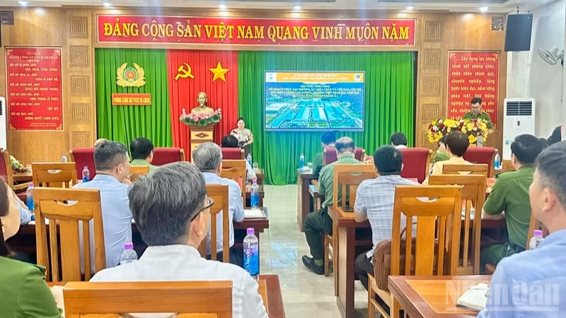 Quang cảnh hội nghị. (Ảnh: NGUYỄN TRUNG)
