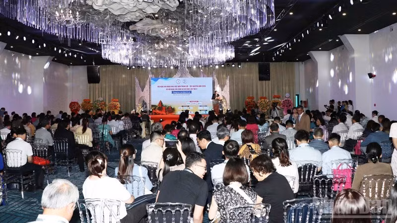 Quang cảnh buổi hội nghị. (Ảnh: NGUYỄN TRUNG)