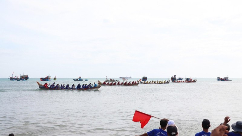 Các vận động viên chuẩn bị vào cuộc tranh tài. (Ảnh: NGUYỄN TRUNG)