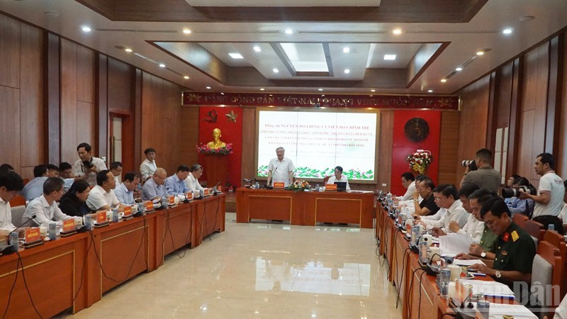 Quang cảnh buổi làm việc của Đoàn công tác của Chính phủ với Ban Thường vụ Tỉnh ủy Khánh Hòa. (Ảnh: NGUYỄN TRUNG)