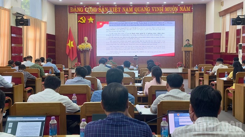 Quang cảnh hội nghị. Ảnh: NGUYỄN TRUNG