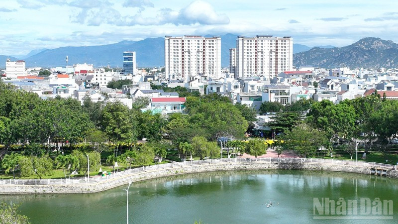 Một góc trung tâm phường Phan Rang (Khánh Hòa) được đầu tư hạ tầng đồng bộ. (Ảnh: NGUYỄN TRUNG)