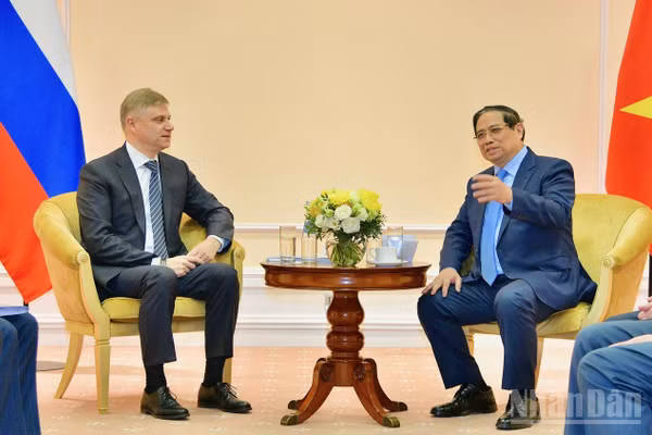 Thủ tướng Phạm Minh Chính tiếp ông Belozerov Oleg Valentinovich, Tổng Giám đốc, Chủ tịch Hội đồng quản trị Công ty cổ phần Đường sắt Nga. (Ảnh: THANH GIANG)