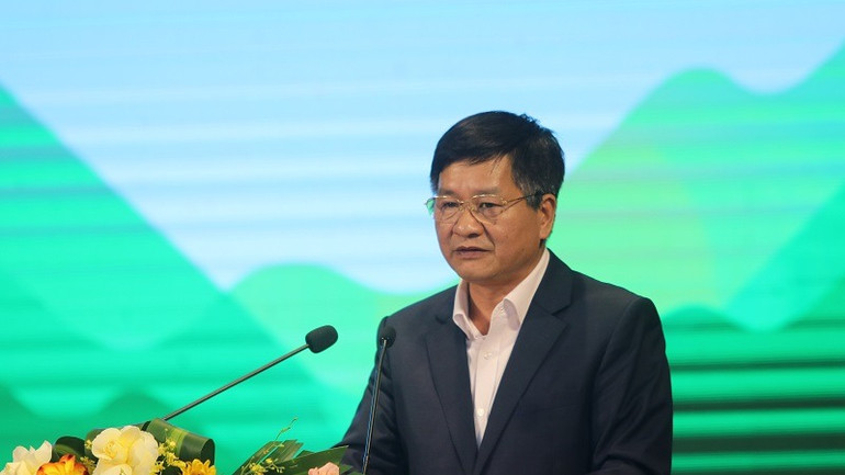 Đồng chí Lê Thành Đô, Chủ tịch Ủy ban nhân dân tỉnh Điện Biên, Trưởng ban Chỉ đạo Năm Du lịch quốc gia - Điện Biên 2024, phát biểu tại hội nghị tổng kết.