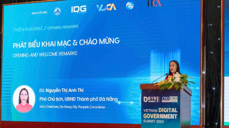 Phó Chủ tịch Ủy ban nhân dân thành phố Đà Nẵng Nguyễn Thị Anh Thi phát biểu.