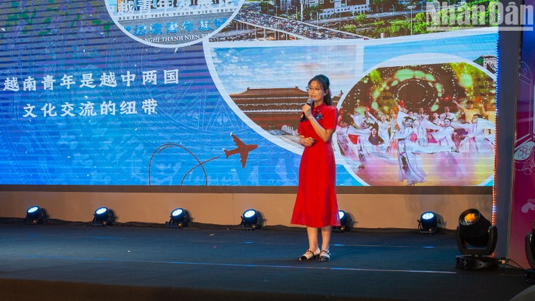 Thí sinh dự thi Vòng chung kết Cuộc thi hùng biện tiếng Trung toàn quốc - Đà Nẵng 2024.