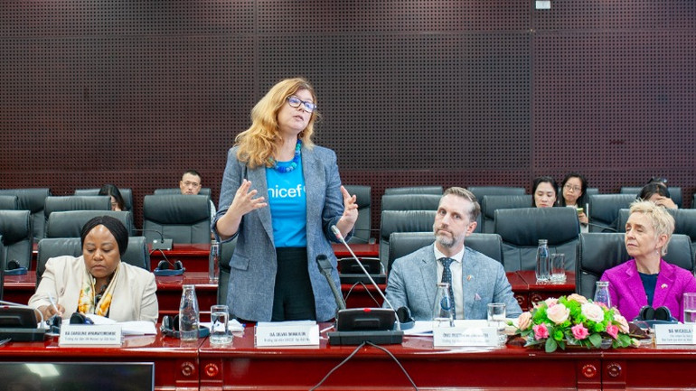 Bà Silvia Danailov, Trưởng đại diện UNICEF tại Việt Nam phát biểu. Bà Silvia Danailov, Trưởng đại diện UNICEF tại Việt Nam phát biểu.