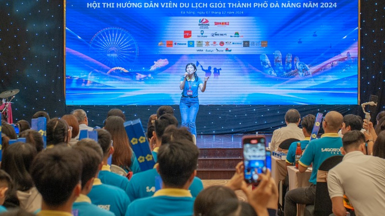 Thí sinh tranh tài tại vòng chung kết.