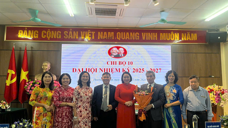 Chi bộ 10, phường Đội Cấn tổ chức Đại hội nhiệm kỳ 2025-2027.