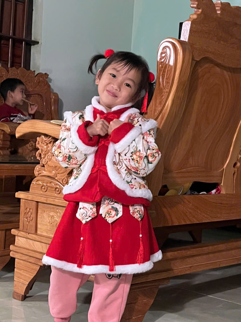 Bé Trương Thị Thu Thúy Bé Trương Thị Thu Thúy