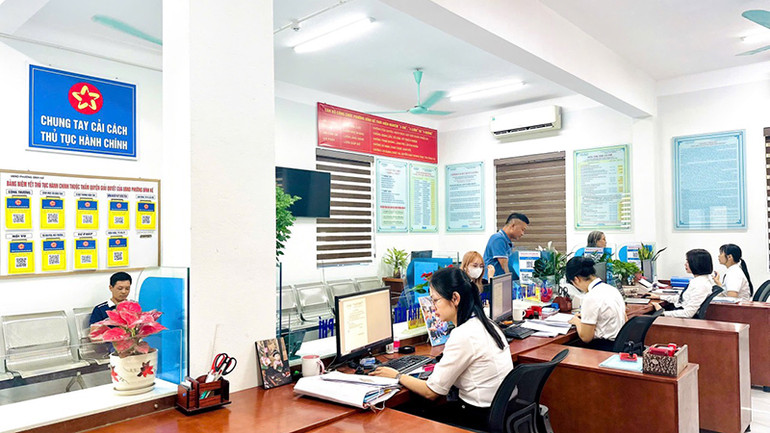 Bộ phận "một cửa" các xã, phường, thị trấn được đầu tư bảo đảm khang trang, sạch đẹp.