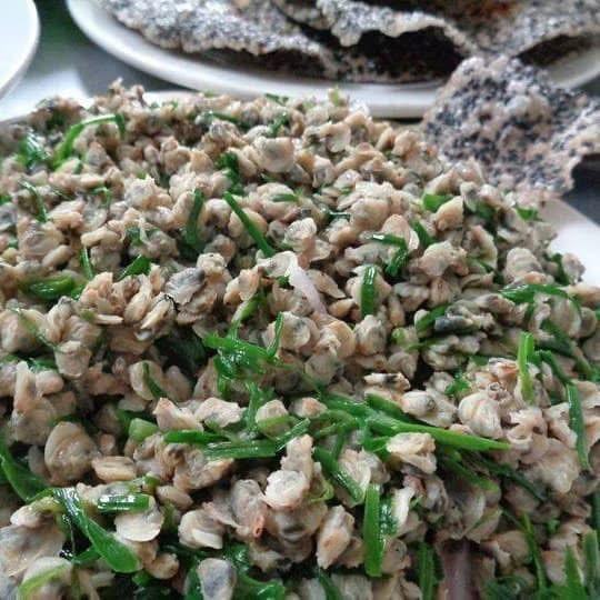 Hến được chế biến thành nhiều món ăn dân dã.
