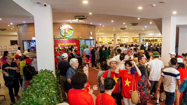 Bảo tàng Chiến thắng lịch sử Điện Biên Phủ thu hút đông khách tham quan