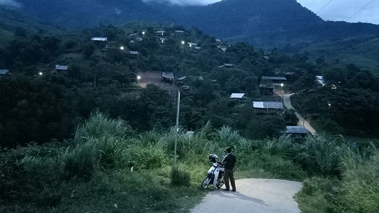 Công trình "Ánh sáng vùng biên" về đêm