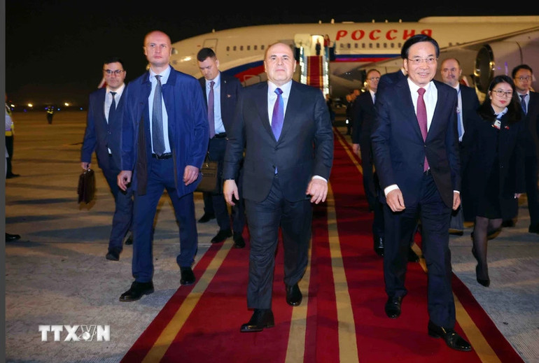 Lễ đón Thủ tướng Chính phủ Liên bang Nga Mikhail Vladimirovich Mishustin tại sân bay quốc tế Nội Bài, Hà Nội. (Ảnh: Phạm Kiên/TTXVN) Lễ đón Thủ tướng Chính phủ Liên bang Nga Mikhail Vladimirovich Mishustin tại sân bay quốc tế Nội Bài, Hà Nội. (Ảnh: Phạm Kiên/TTXVN)
