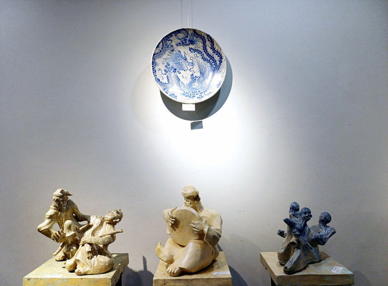 Một số tác phẩm được trưng bày tại triển lãm.