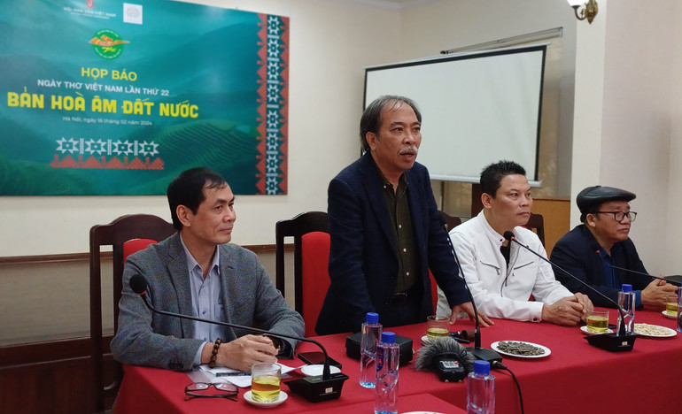 Ban Tổ chức Ngày thơ chủ trì họp báo. Ban Tổ chức Ngày thơ chủ trì họp báo.