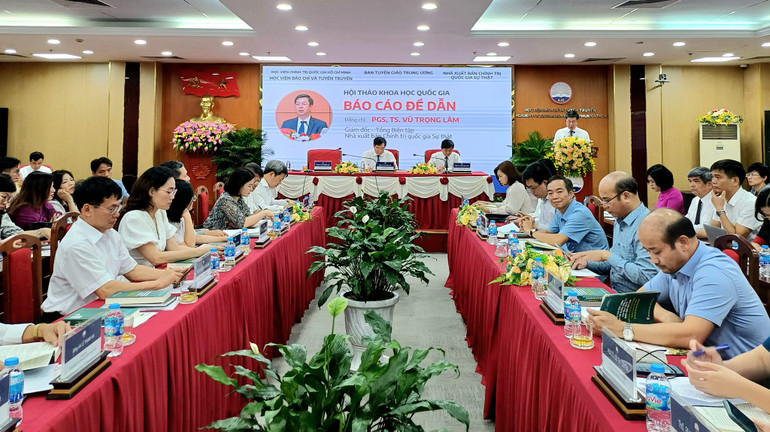 Hội thảo thu hút đông đảo các nhà quản lý, chuyên gia đóng góp giải pháp.