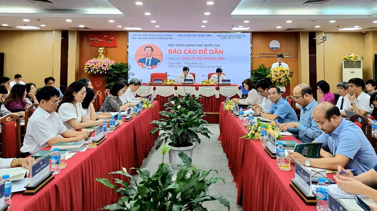 Hội thảo thu hút đông đảo các nhà quản lý, chuyên gia đóng góp giải pháp.