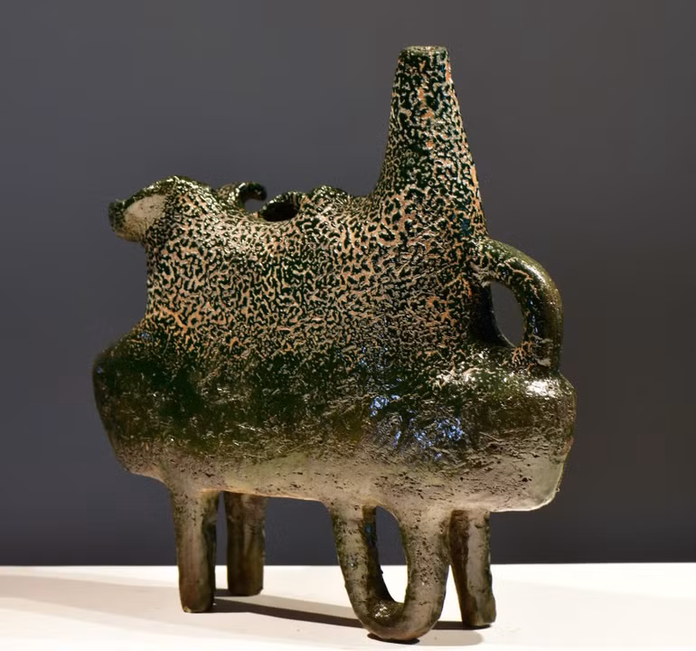 Một tác phẩm trong bộ sưu tập Gốm Mường của họa sĩ "Hiếu Mường".