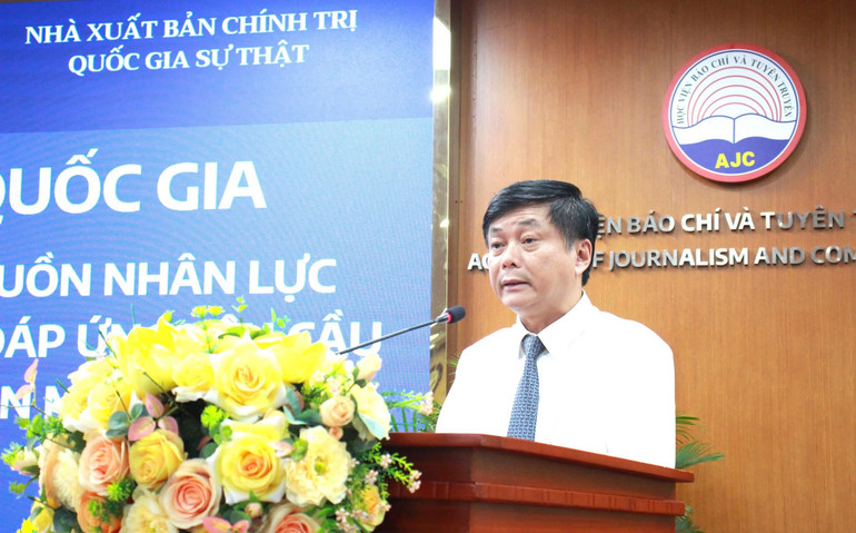 PGS,TS Phạm Minh Sơn phát biểu chào mừng và khai mạc hội thảo.