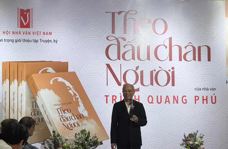 Nhà văn Trình Quang Phú xúc động khi nhớ về hành trình miệt mài với tác phẩm.