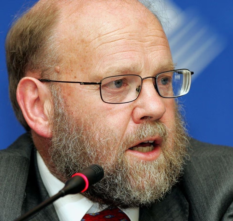 Tiến sĩ Ian Wilmut, cha đẻ của cừu Dolly nhân bản vô tính. Ảnh: Reuters.