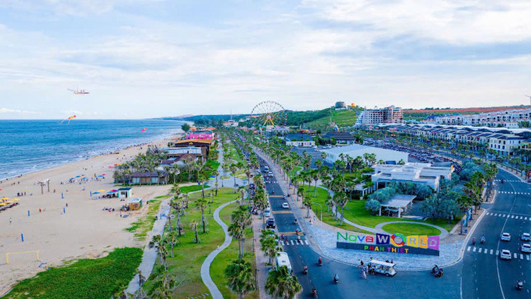 Hạ tầng giao thông góp phần phát triển kinh tế du lịch. Hạ tầng giao thông góp phần phát triển kinh tế du lịch.