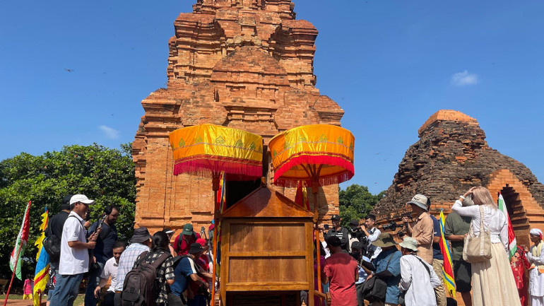 Lễ hội truyền thống của người Chăm.