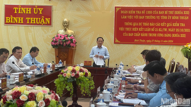 Thượng tướng Trịnh Văn Quyết, Bí thư Trung ương Đảng, Chủ nhiệm Tổng cục Chính trị Quân đội nhân dân Việt Nam kết luận buổi làm việc.