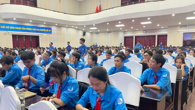Hơn 200 thanh niên tiêu biểu tham dự Hơn 200 thanh niên tiêu biểu tham dự
