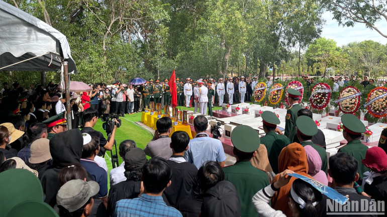 Các liệt sĩ được chôn cất tại nghĩa trang liệt sĩ tỉnh Bình Thuận.