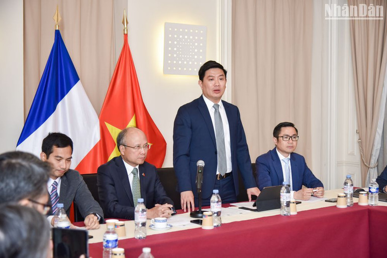 Tham tán Khoa học và Công nghệ Trần Mạnh Hùng.