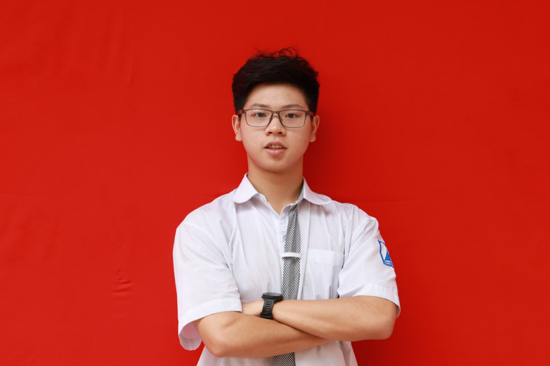 Phúc Anh, sinh viên Đại học Lille: Thế hệ trẻ Việt Nam đang đứng trước cơ hội lớn trong kỷ nguyên vươn mình của dân tộc và có nhiều cơ hội góp phần đưa đất nước Việt Nam đi lên giàu mạnh, phồn vinh. Phúc Anh, sinh viên Đại học Lille: Thế hệ trẻ Việt Nam đang đứng trước cơ hội lớn trong kỷ nguyên vươn mình của dân tộc và có nhiều cơ hội góp phần đưa đất nước Việt Nam đi lên giàu mạnh, phồn vinh.