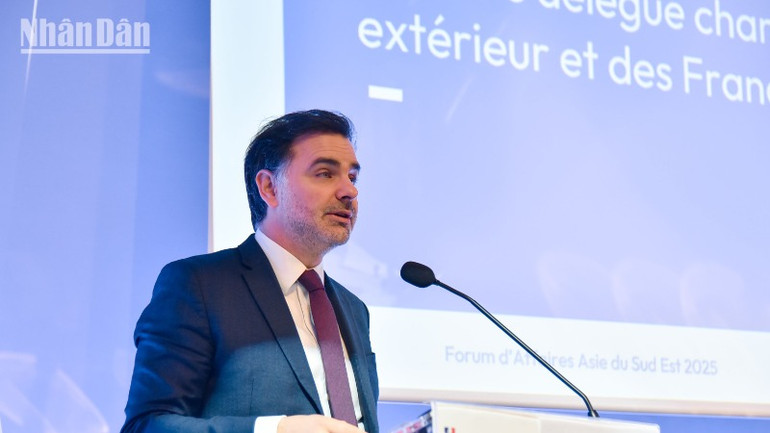 Bộ trưởng Laurent Saint-Martin tin tưởng rằng hợp tác kinh tế với Việt Nam và các nước ASEAN sẽ được thúc đẩy mạnh mẽ trong thời gian tới. Bộ trưởng Laurent Saint-Martin tin tưởng rằng hợp tác kinh tế với Việt Nam và các nước ASEAN sẽ được thúc đẩy mạnh mẽ trong thời gian tới.