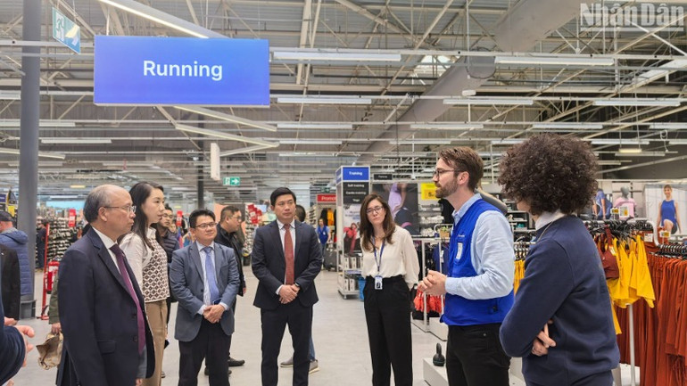 Lãnh đạo Tập đoàn Decathlon cho biết Hiệp định EVFTA tạo thuận lợi hơn cho hoạt động của doanh nghiệp sản xuất, đưa hàng sang châu Âu. Người tiêu dùng đánh giá cao chất lượng của các sản phẩm được sản xuất tại Việt Nam. Decathlon sẽ tiếp tục mở rộng hoạt động tại Việt Nam.