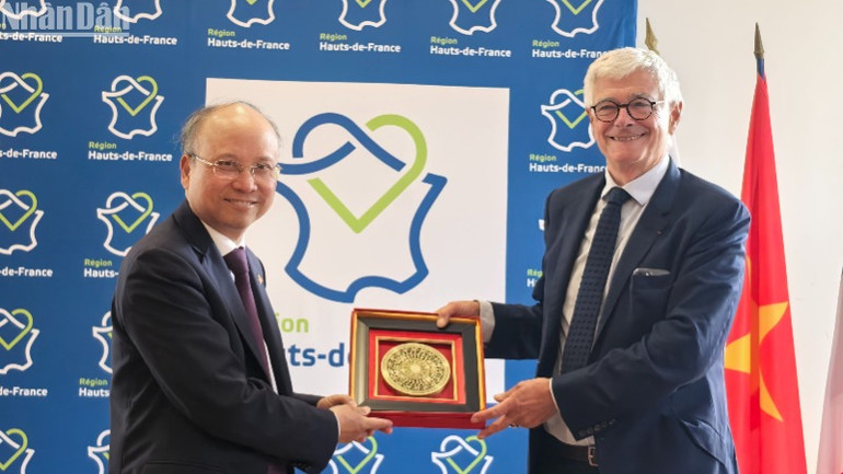 Ông Vincent Richez, Phó Giám đốc phụ trách chiến lược vùng Hauts-de-France, khẳng định mong muốn tăng cường hợp tác nhiều mặt với Việt Nam.