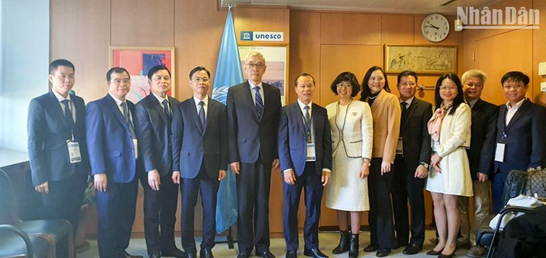 Thứ trưởng Ngoại giao Ngô Lê Văn và Lãnh đạo các địa phương gặp Phó Tổng Giám đốc UNESCO Xing Qu.